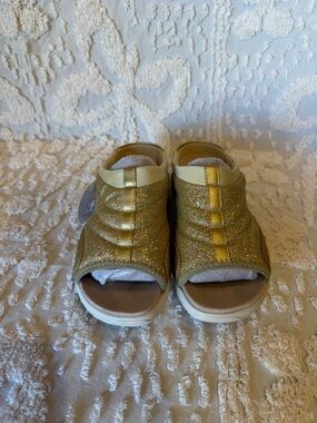 Easy Spirit Girls' Glitter Open-Toe Sandals in Gold #497
